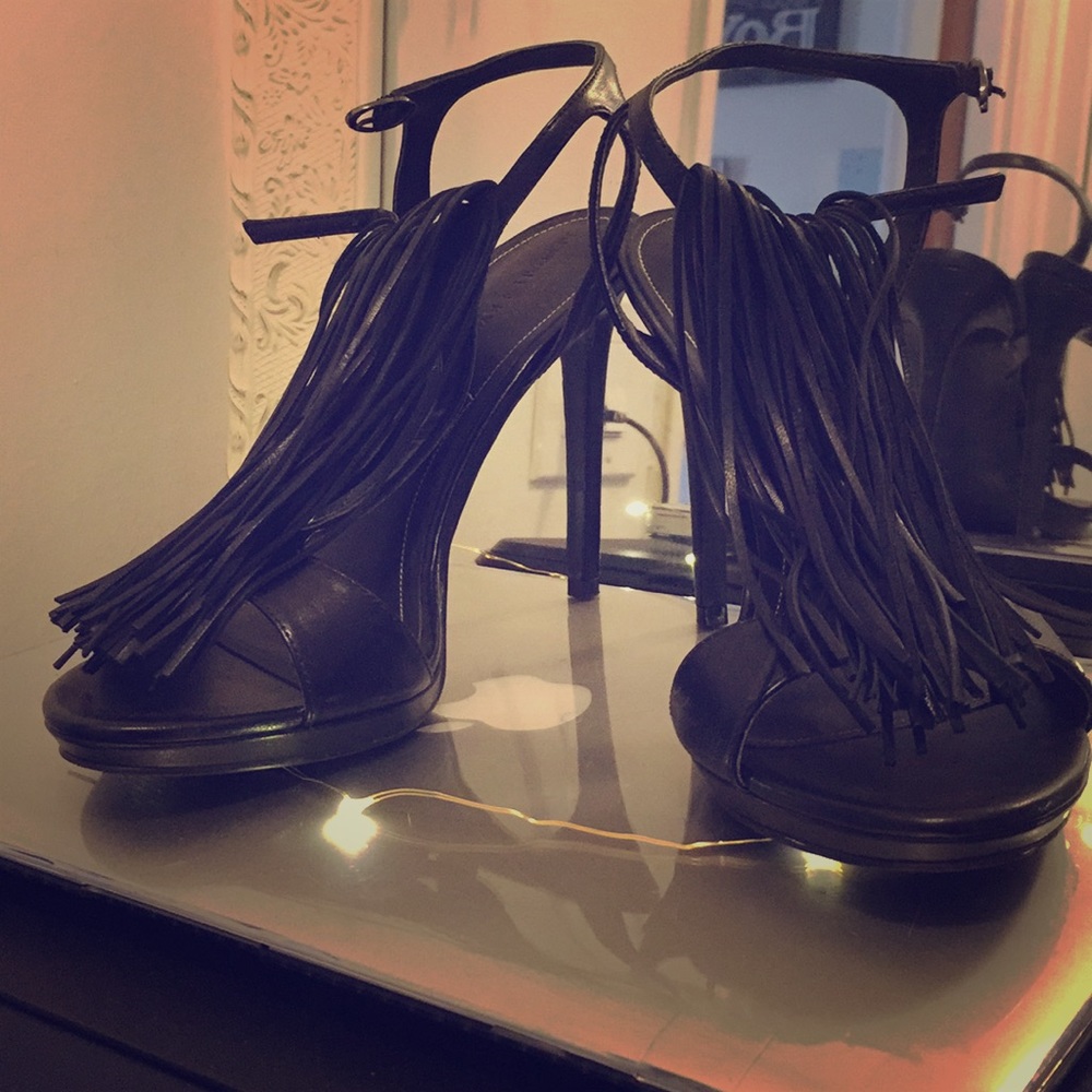 Kendall+Kylie black heels with fringe